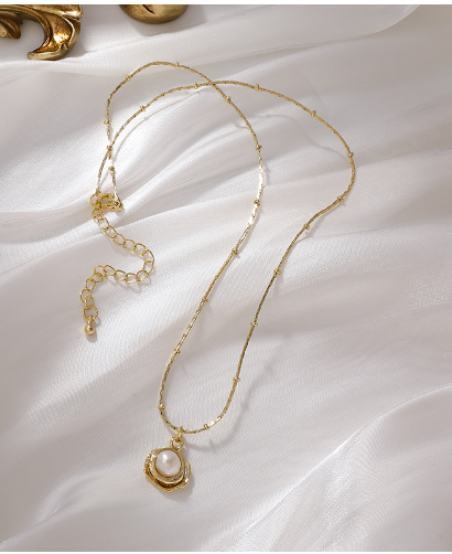 Baroque Pearl Pendant Necklace
